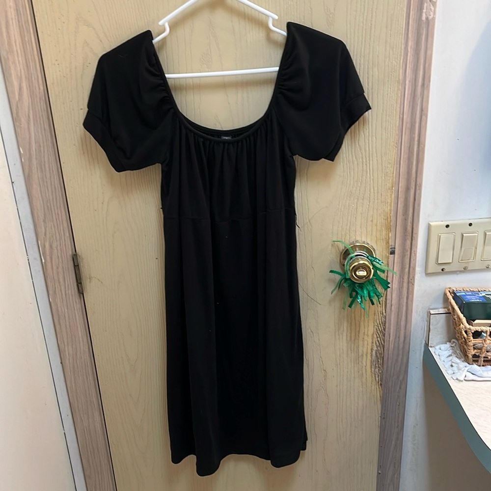 Size Large black dress